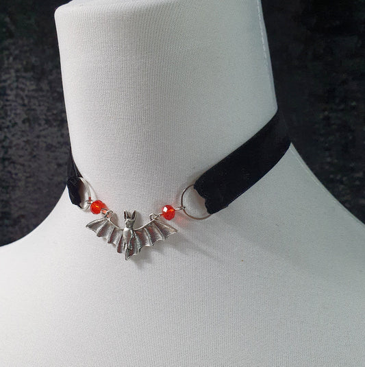 Weicher Choker, Samt, mit Fledermaus, Gothic, Vampire-Style