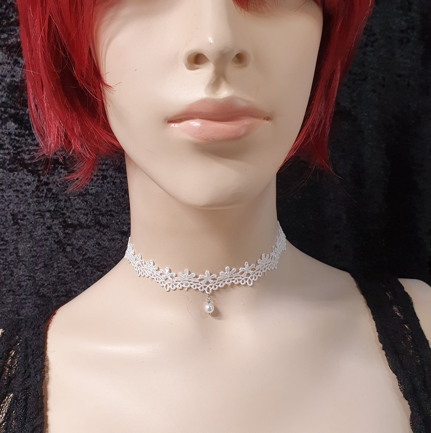 Zarter Choker weiße Ätzspitze, Blumen, Bogenkante