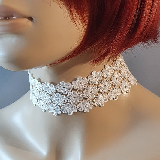 Choker, Halsband, Blumenspitze, Weiß