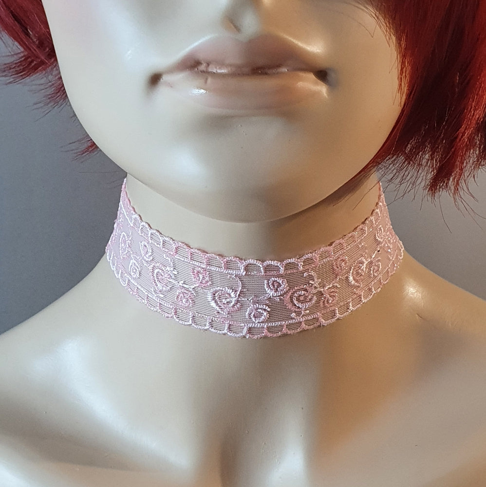 Choker, Halsband, rosa Spitze mit Blumenstickerei