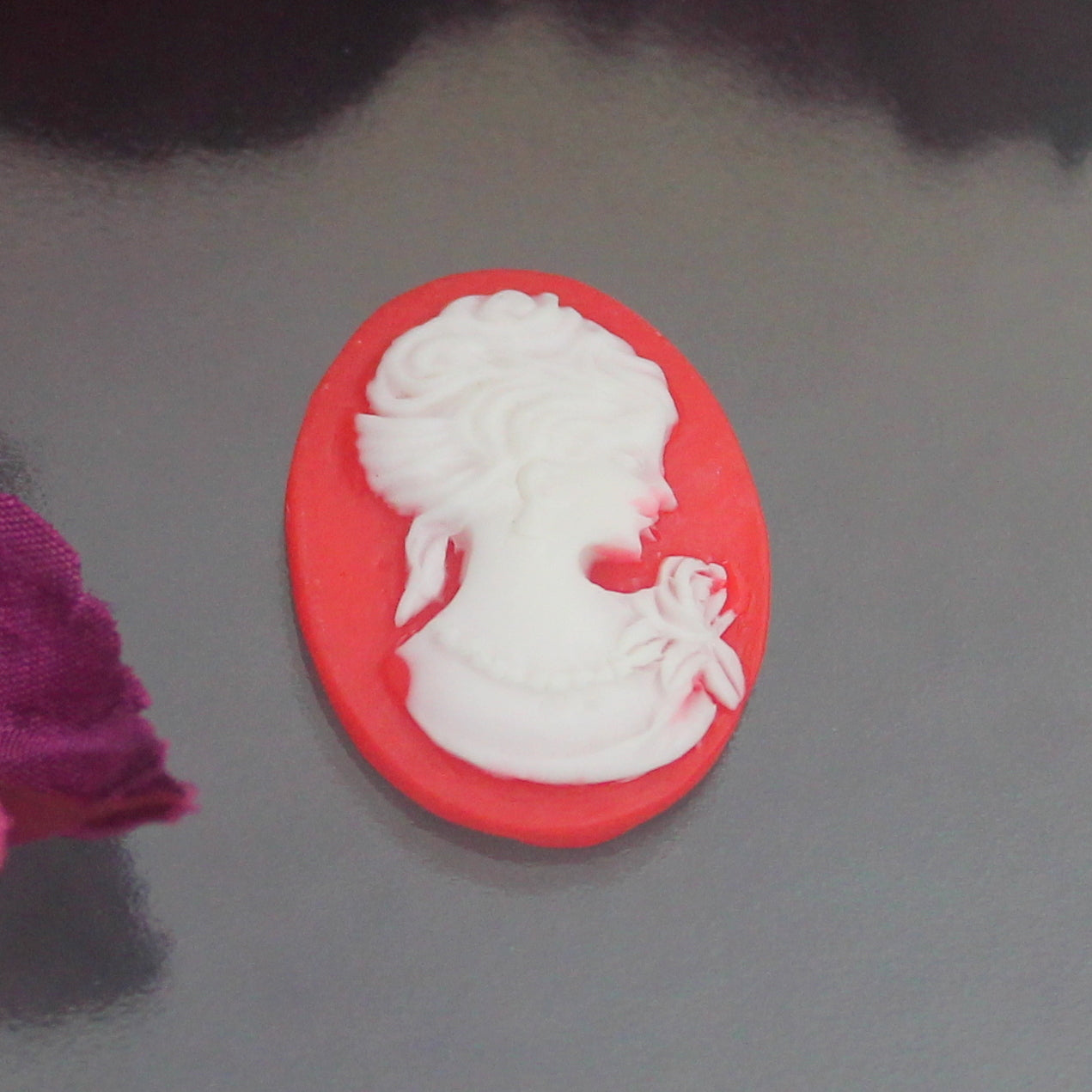 Cabochon, Gemme, Kameo, 18x24mm, rot/weiß