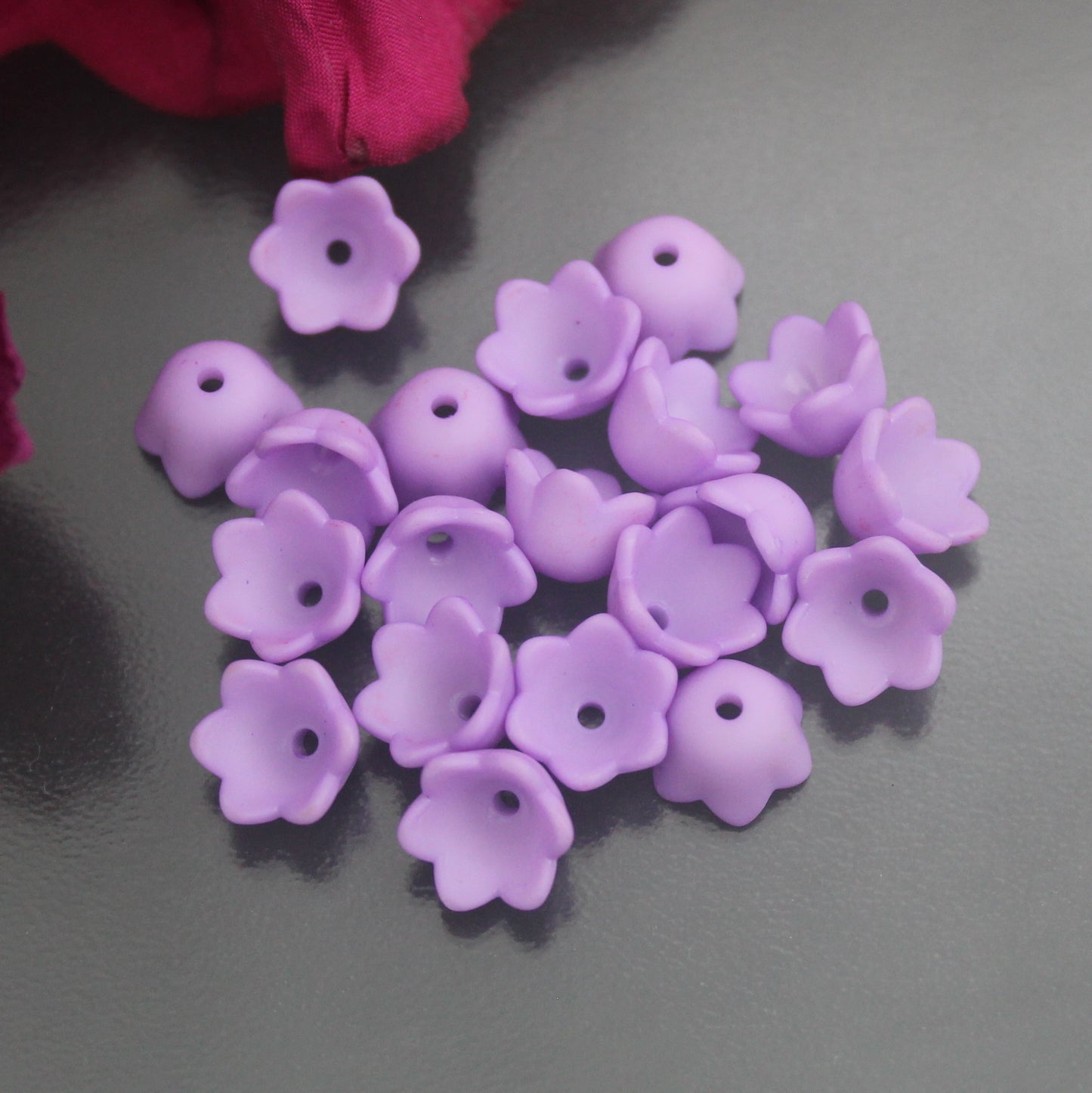 20 Käppchen, Blumen, Blüten, gefrostet, opak, 9mm, Schmuck basteln
