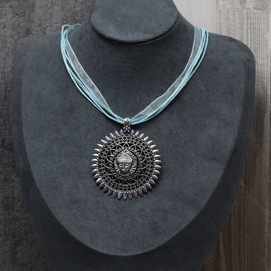 Anhänger, Mandala, Silberfarbig, + Organzakette, Hellblau