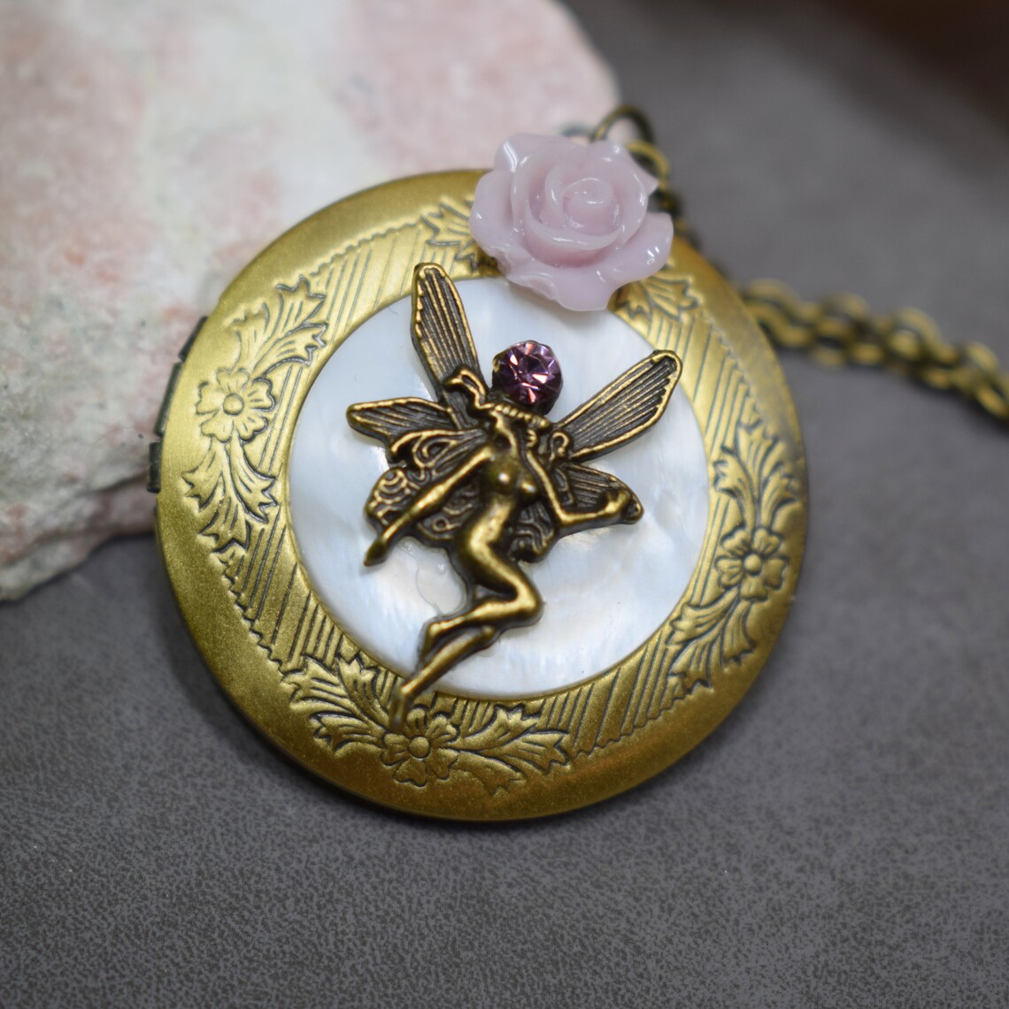 Anhängerkette, Kette mit Medaillon Elfe, Fairy, Muschel, Rose, Antik Bronze