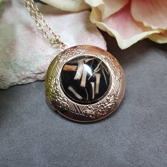 Kette mit Medaillon Anhänger, Resin Cabochon, vergoldet