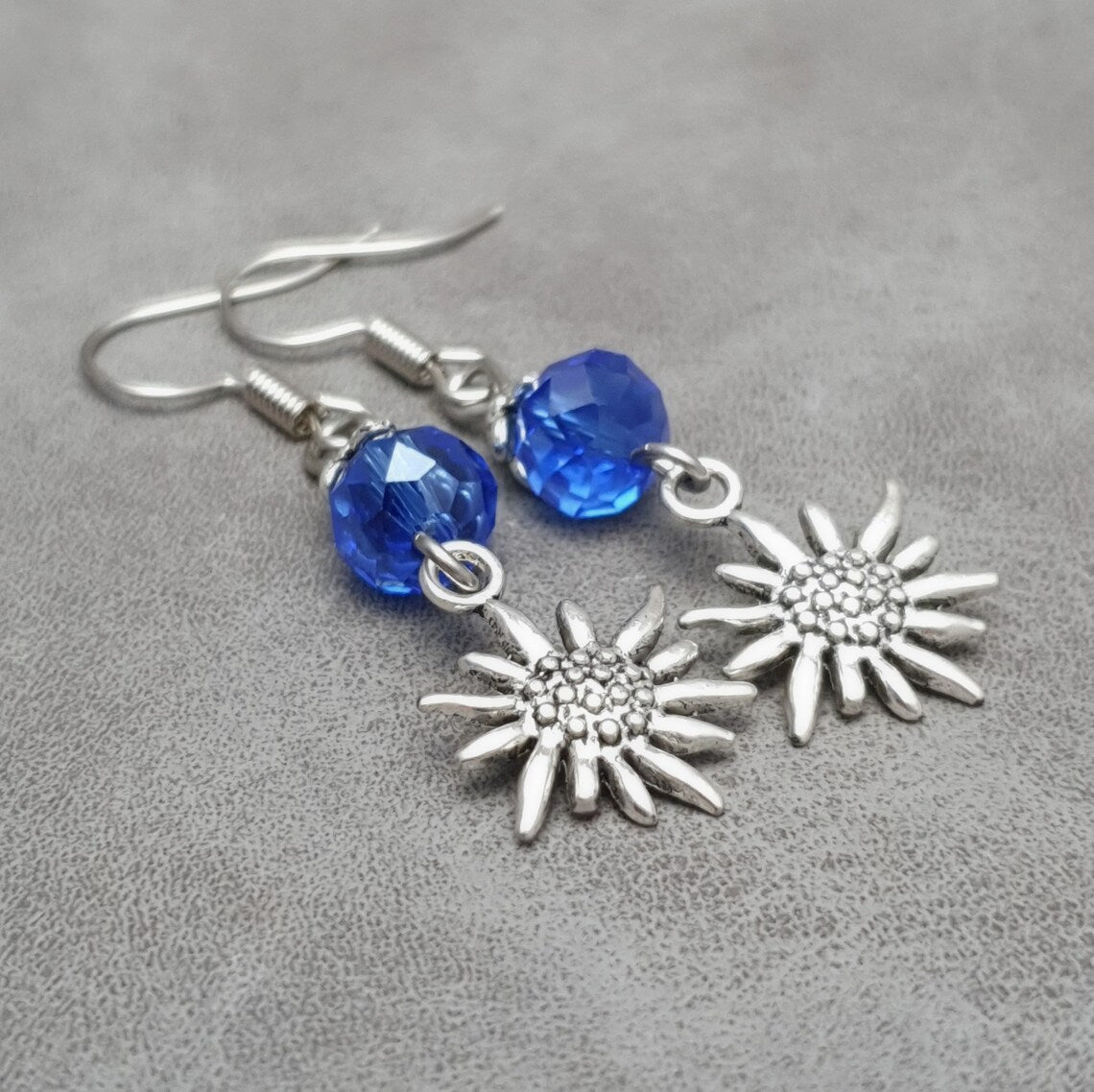 Ohrringe, Ohrhänger, Edelweiß, blaue Glasperlen