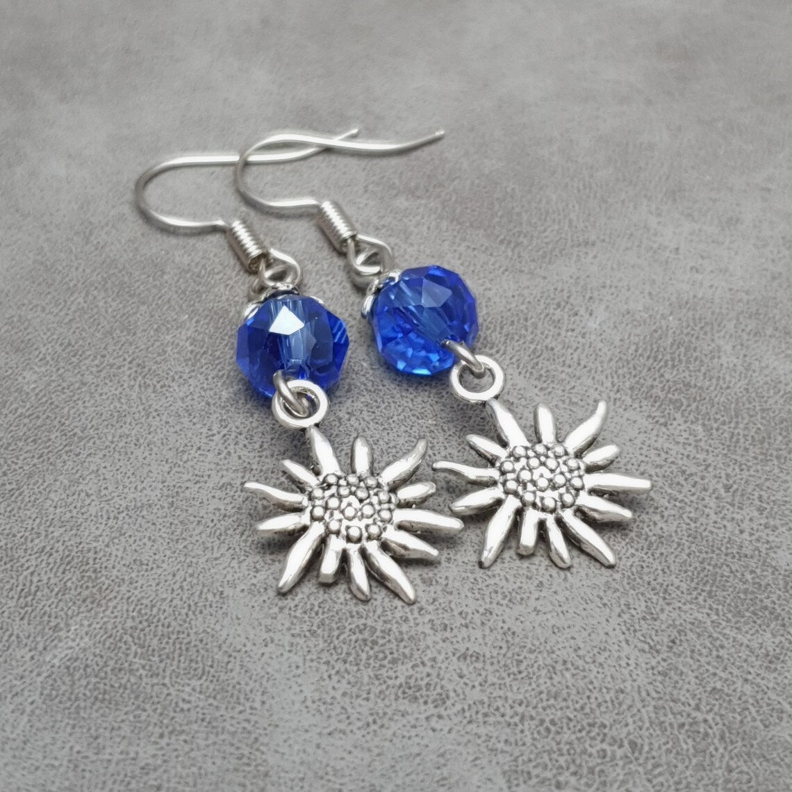 Ohrringe, Ohrhänger, Edelweiß, blaue Glasperlen