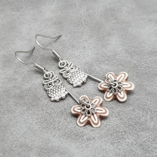 Ohrringe, Ohrhänger, Eule mit Waldblumen, silberfarbig
