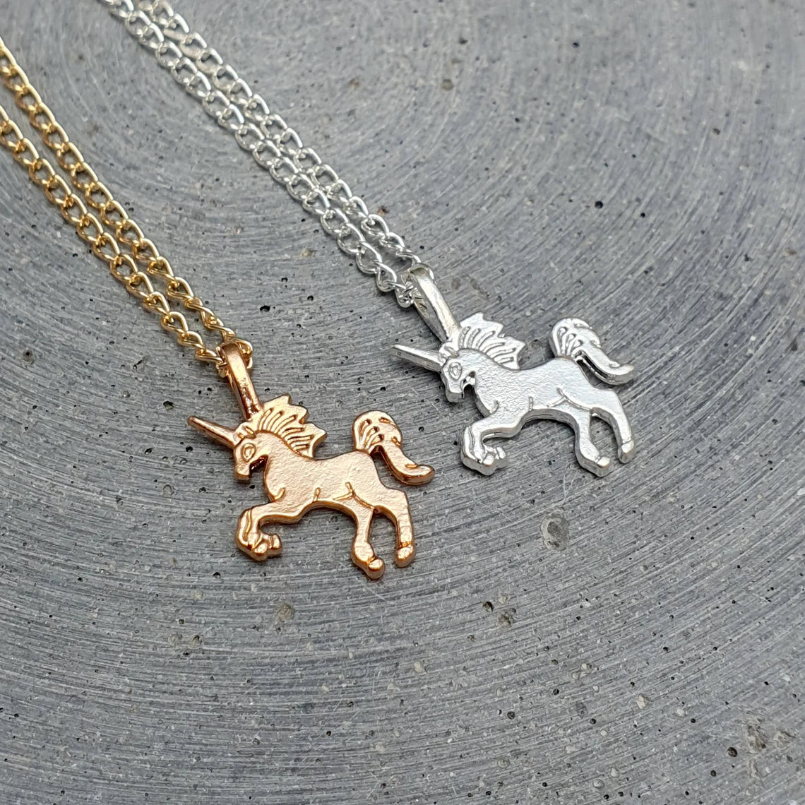 Kette mit Anhänger kleines Einhorn vergoldet oder versilbert