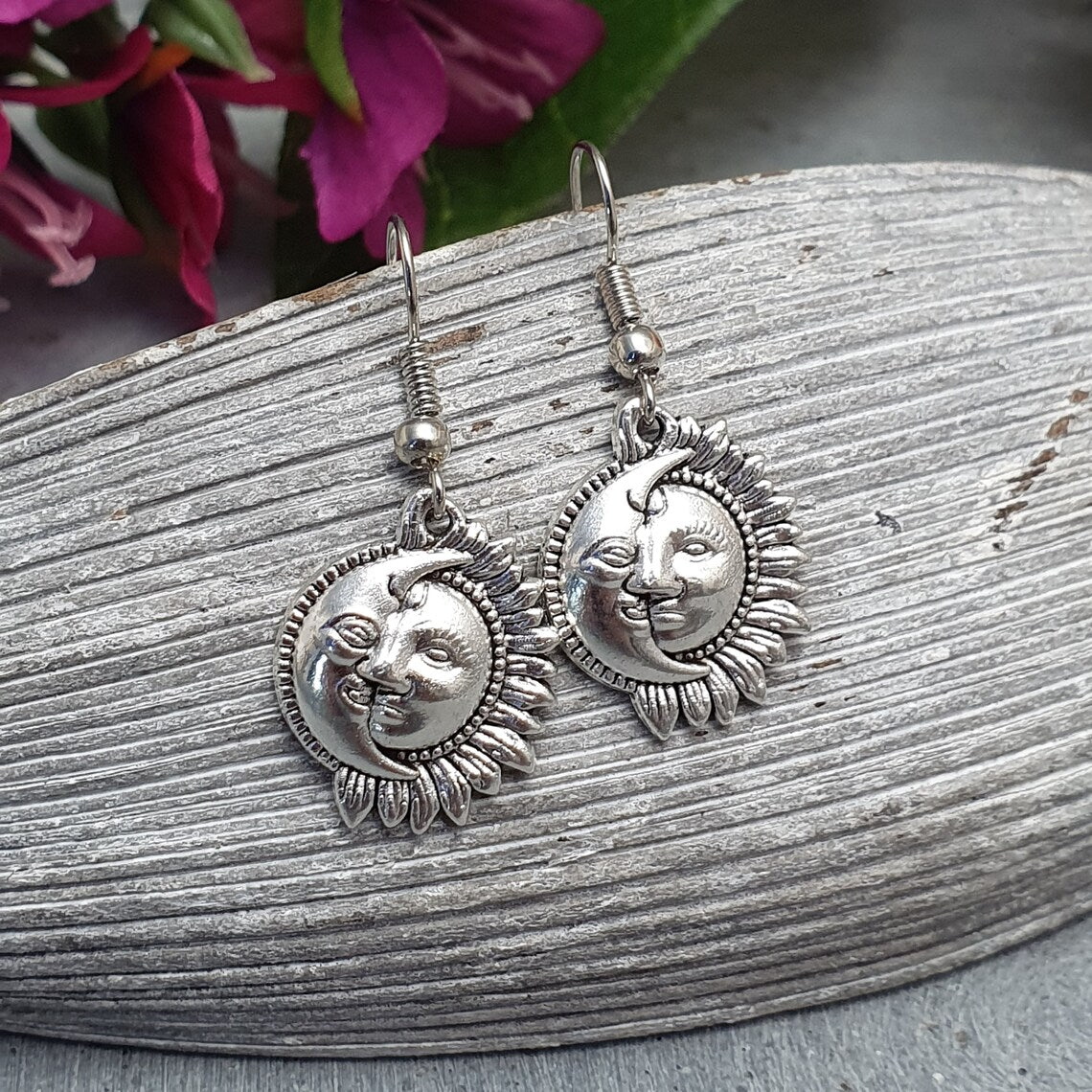 Ohrhänger mit Anhänger Sonne & Mond, silberfarbig