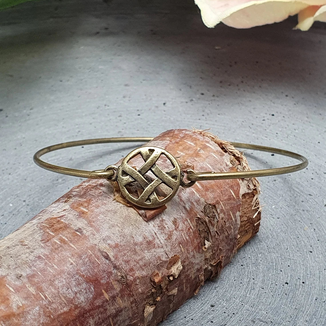 Armreif mit keltischem Knoten, antik bronzefarbig