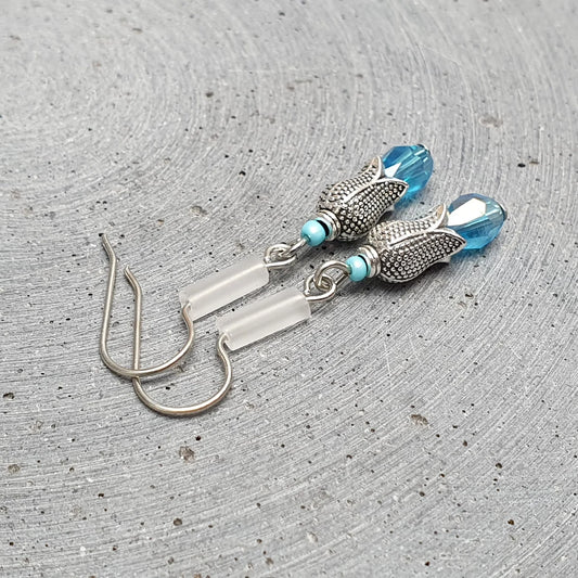 Ohrhänger, Aquablau, antik silberfarbig, Tulpe