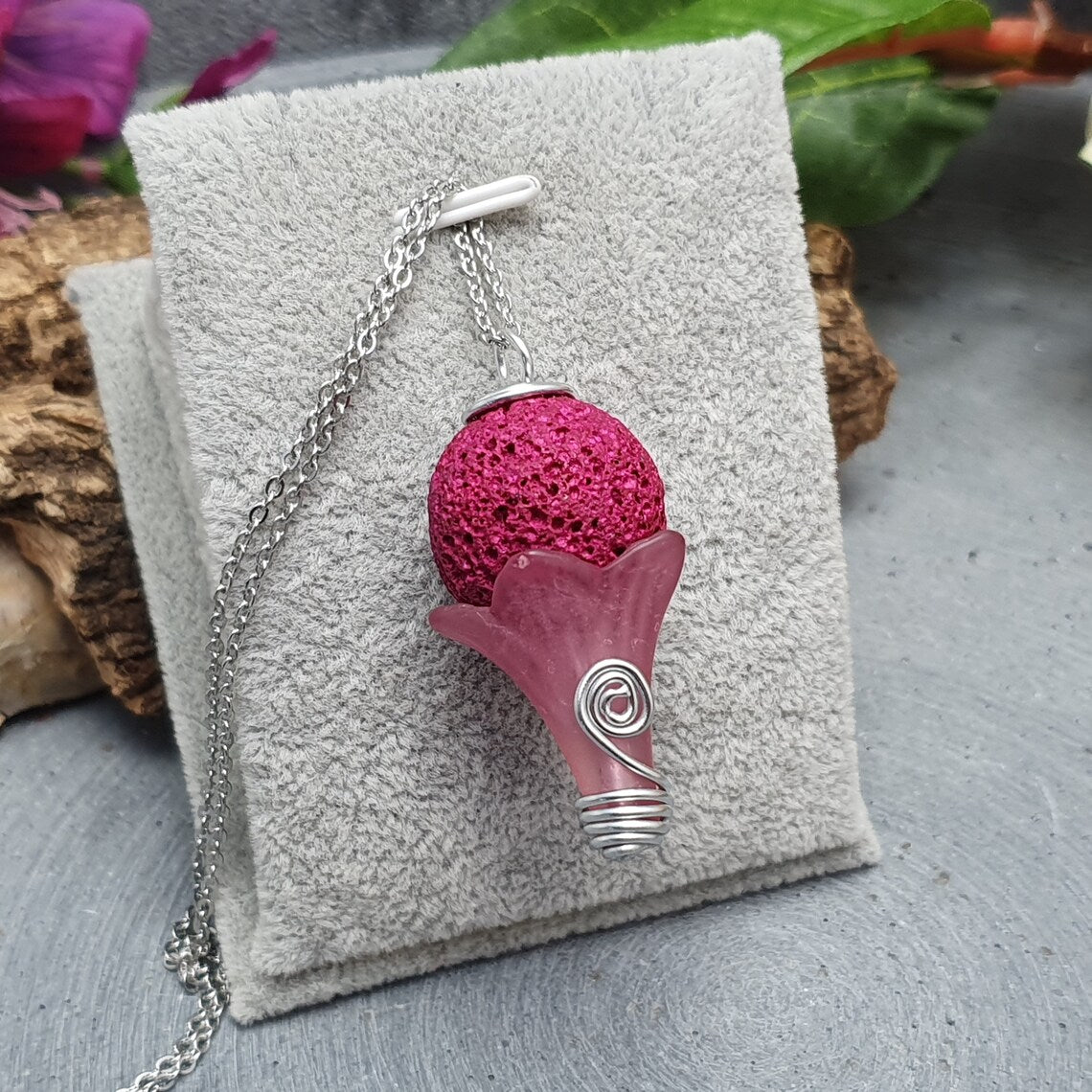 Kette Edelstahl, pinke Lavakugel in rosa Blüte, WireWire, Aludraht