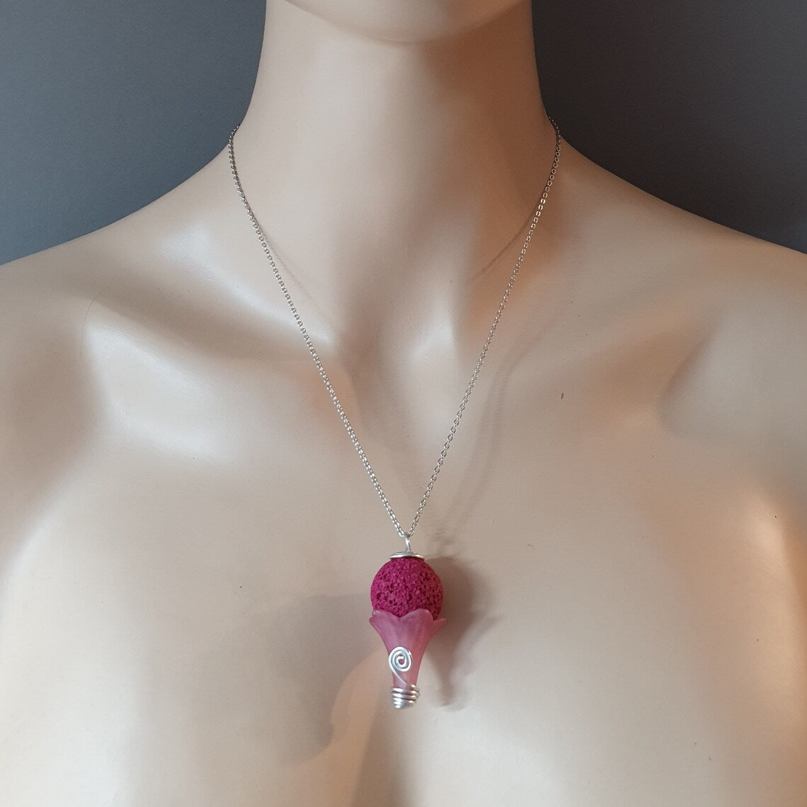 Kette Edelstahl, pinke Lavakugel in rosa Blüte, WireWire, Aludraht