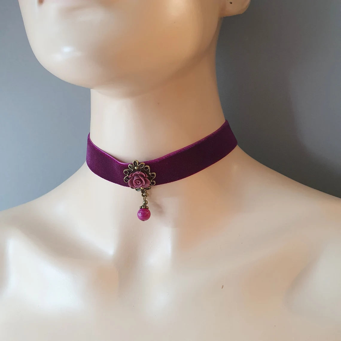 Choker aus violettem Samt mit Rose, Gothic, Cosplay