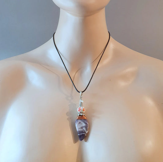 Kette schwarz, Anhänger Amethyst, Keramikperle, Blüte, Silberfarbig