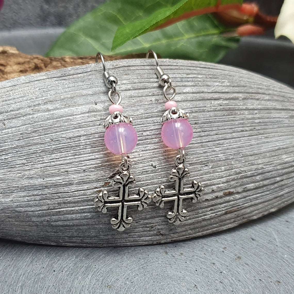 Ohrhänger, Kreuz, Nostalgie, Rosa Glasperle, Silberfarbig