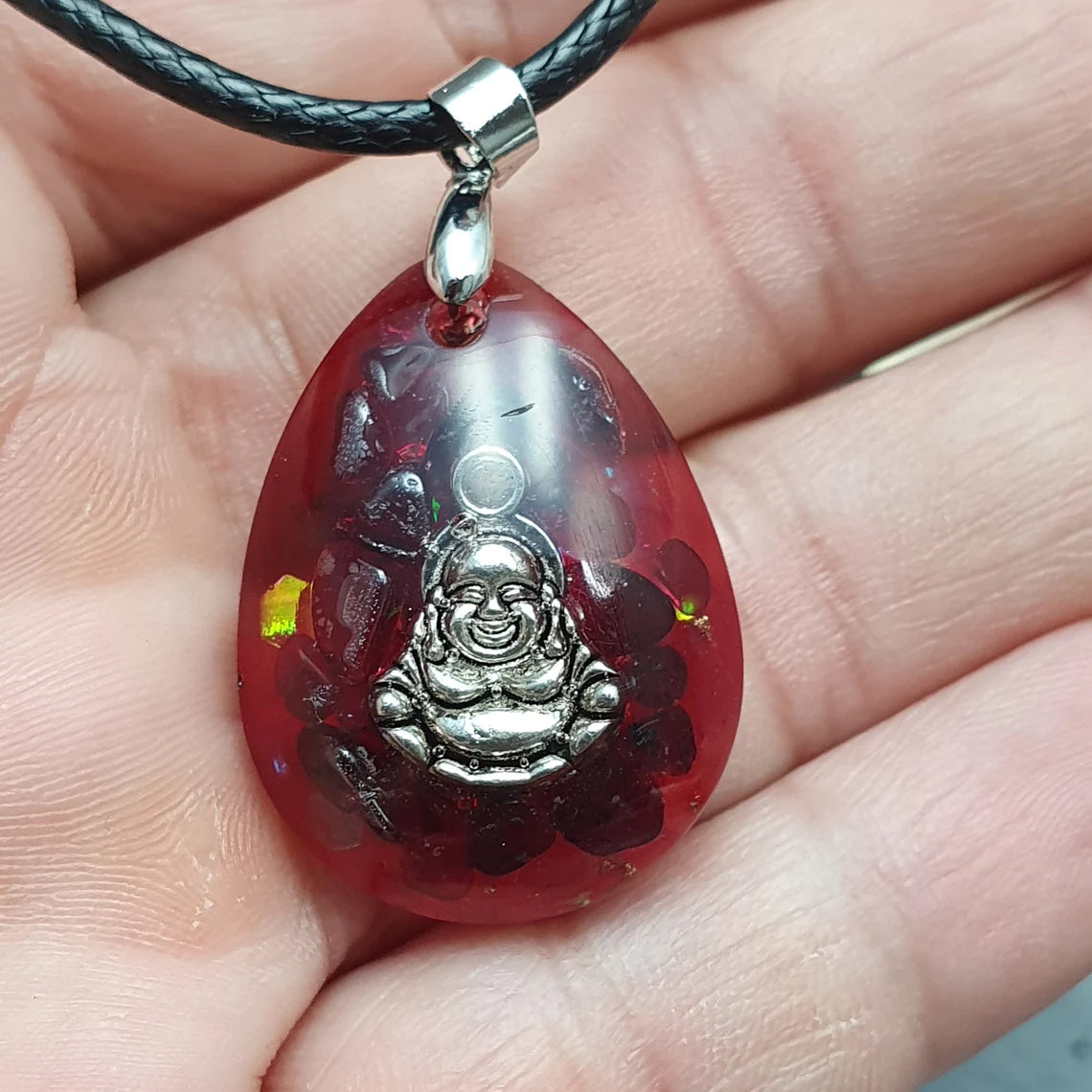 Kette schwarz, Anhänger Orgonit Tropfen, Kreativität, Buddha, Granat
