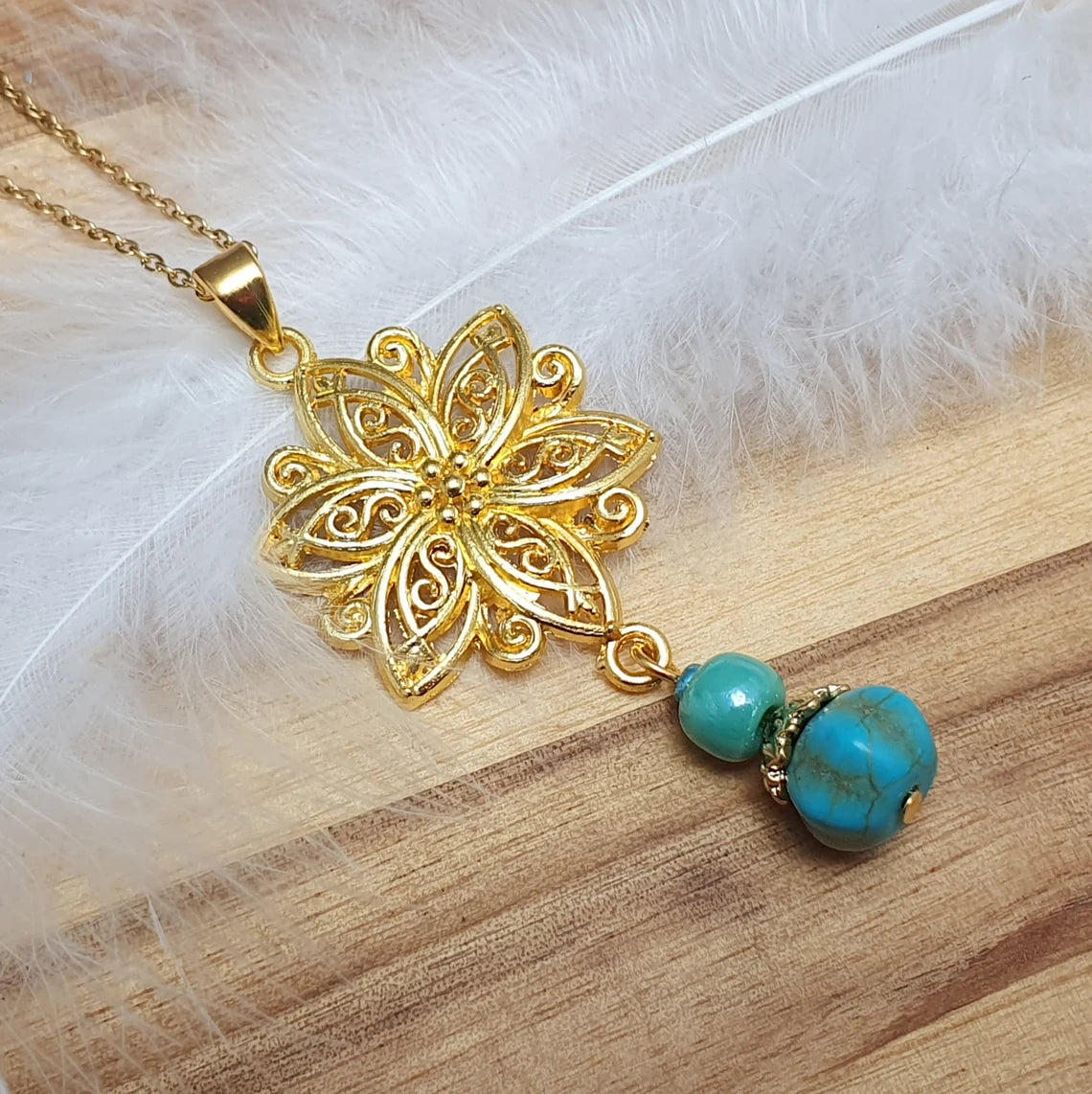 Edelstahlkette mit Anhänger Mandala vergoldet, Howlith