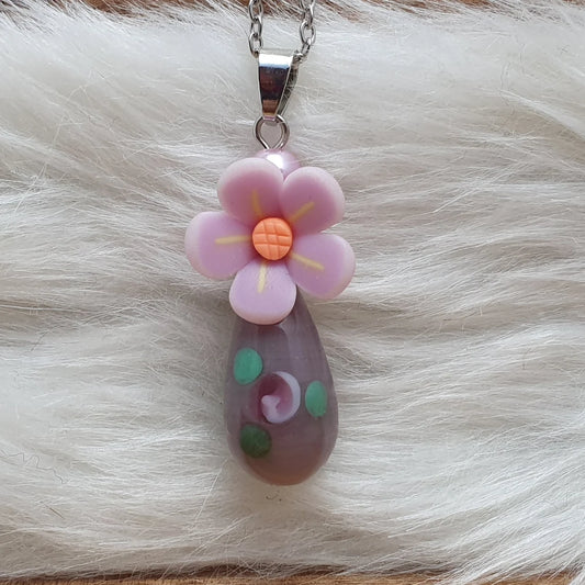 Edelstahlkette mit Anhänger, Glasträne mit Blume, Lila
