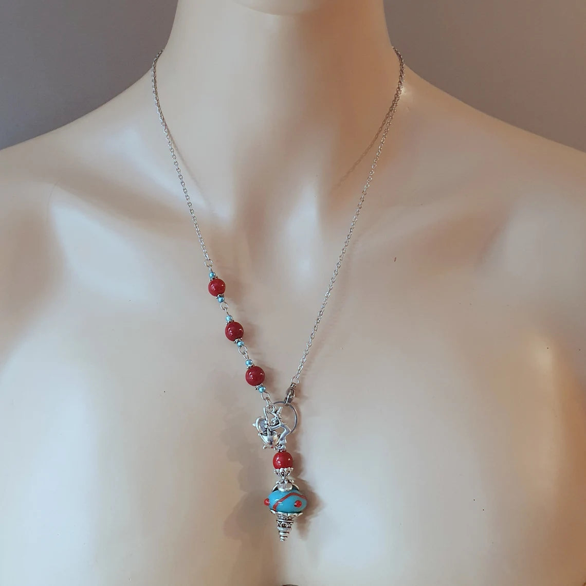 Pendel, Pendulum, Kette, Handgemacht, Indische Glasperle, Blau/Rot, mit kleiner Hexe