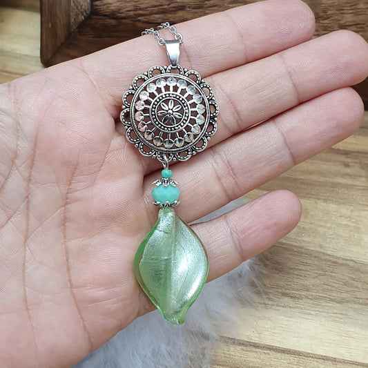 Anhänger Ornament, mit gedrehter Muranoglasperle, Zart Grün