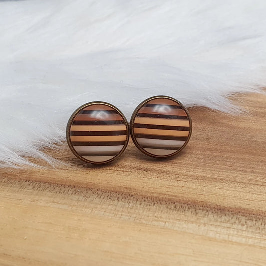 Ohrstecker, braun gestreifter Cabochon, antik Bronzefarbig