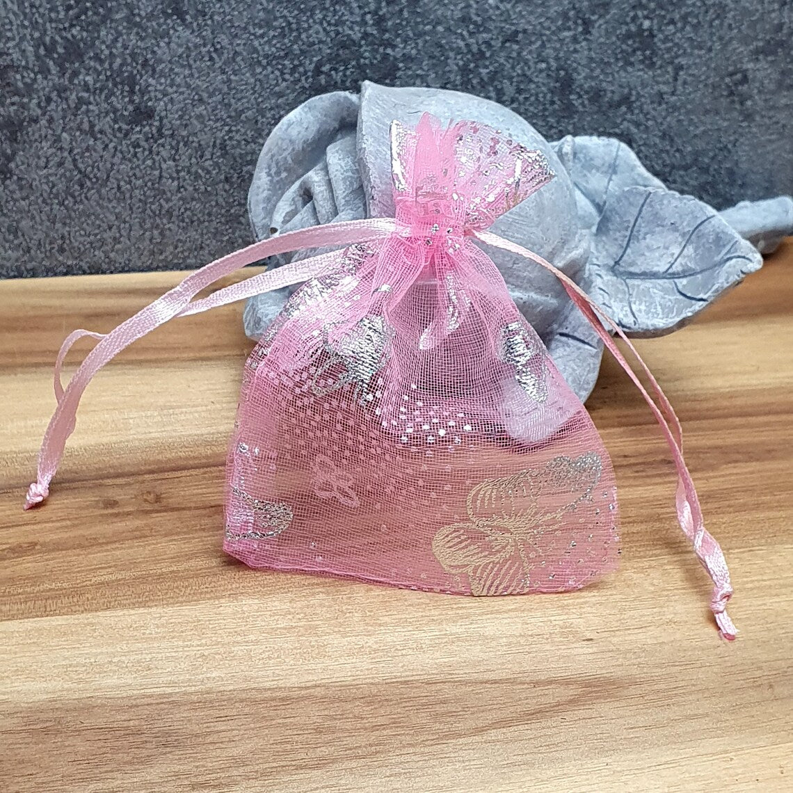 5 kleine Schmuckbeutel aus rosa Organza mit Motiv Schmetterling, 7 x 9cm