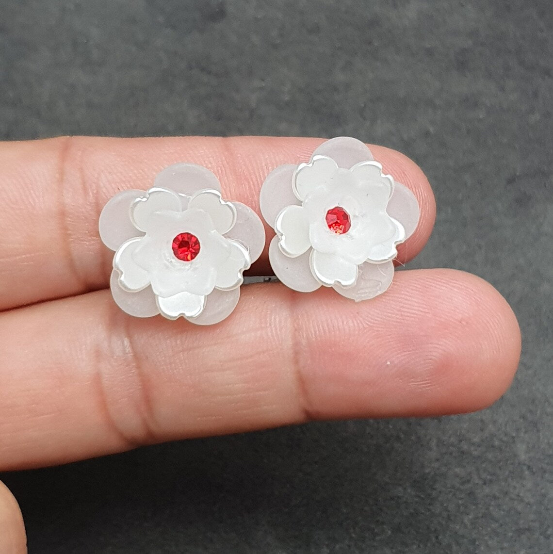 Ohrclips weiße Blume, Nonpiercing
