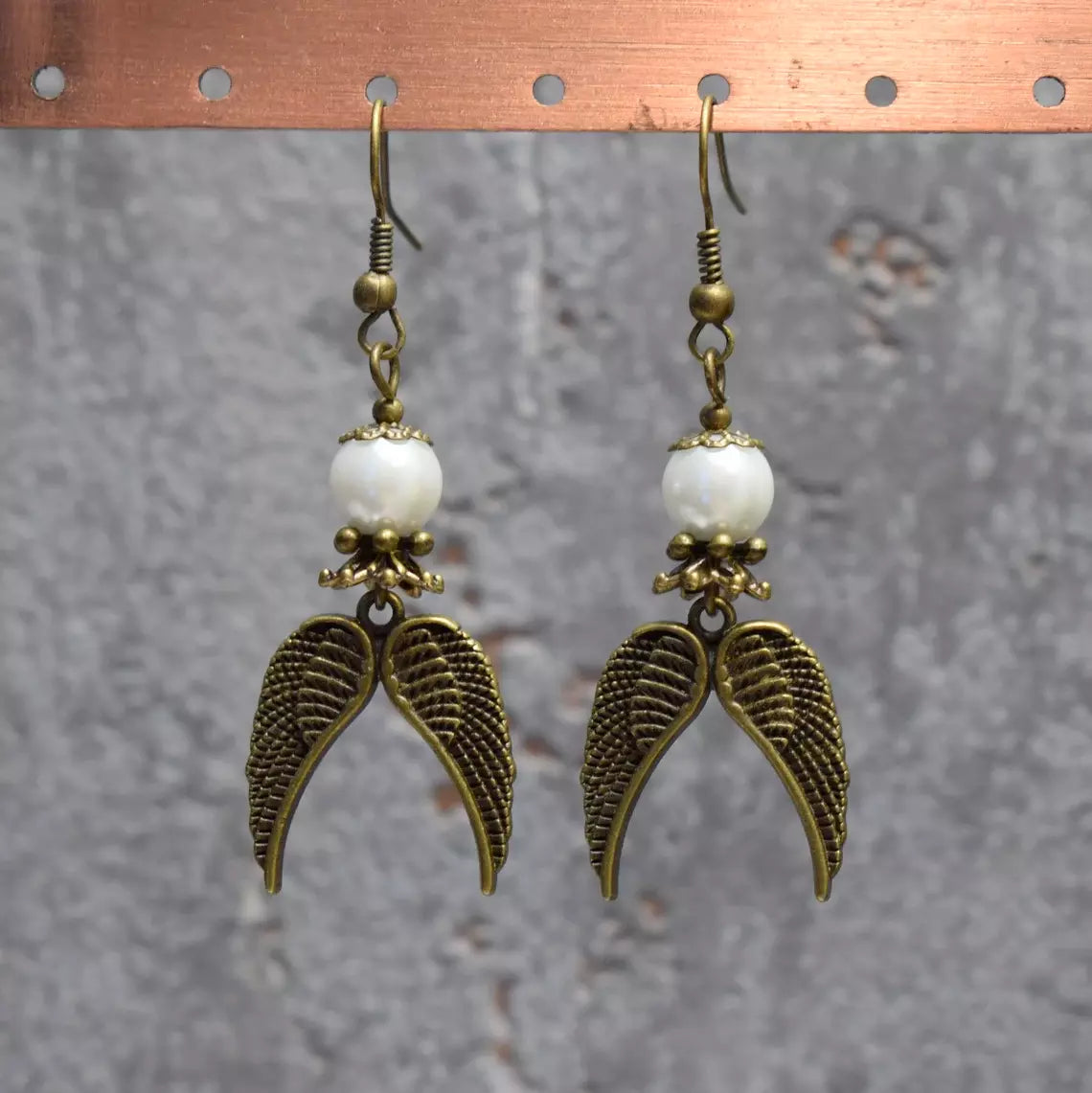 Lange Ohrhänger mit Engelsflügel ~ Believe in you ~ im Vintagestil, antik bronzefarbig