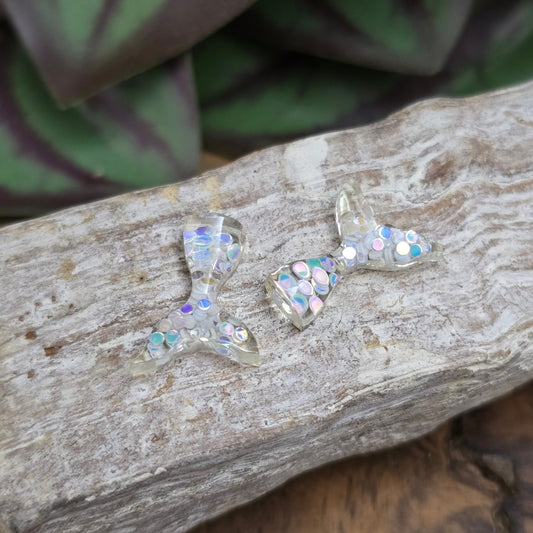 10 Mini-Flossen mit weißem Glitzer – Mermaid-Cabochons zum Kleben für Schmuck, Deko, Scrapbooking & kreative DIY-Projekte. Flatbacks mit flacher Rückseite – sofort einsatzbereit!