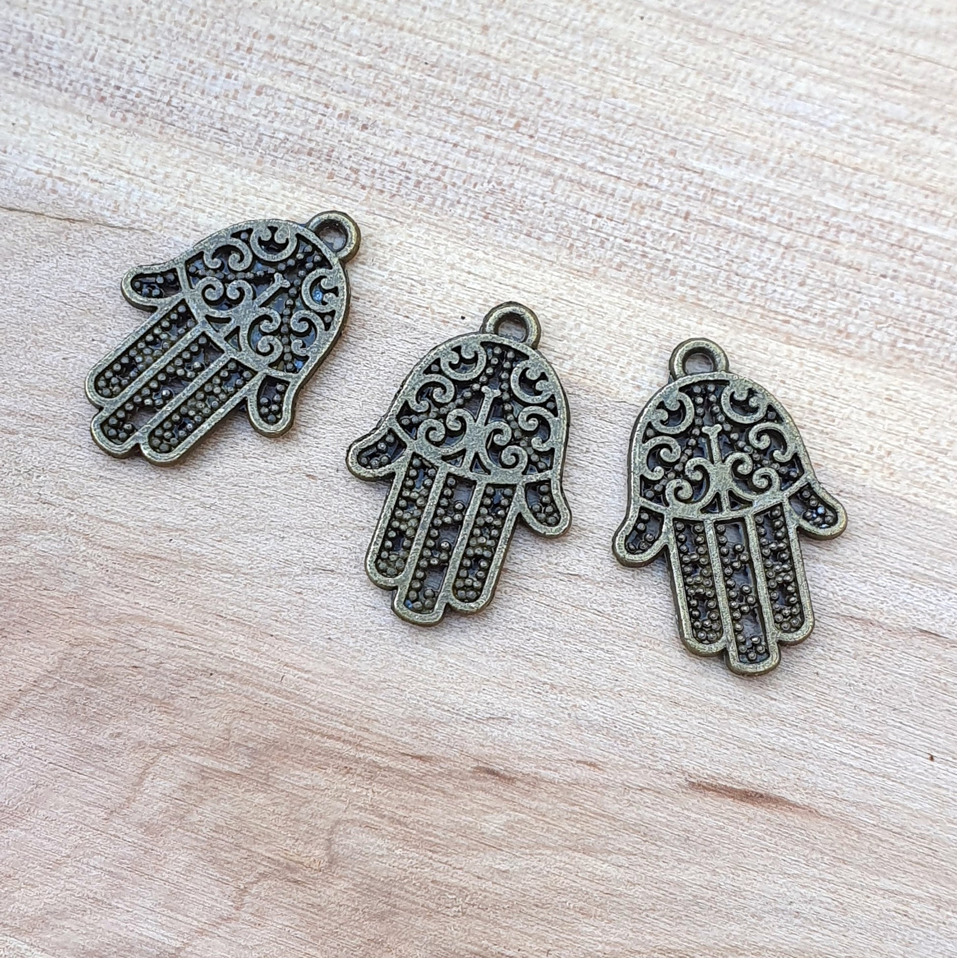 3 Anhänger Hamsa Hand, die Hand Fatimas, antik bronzefarbig, 20mm