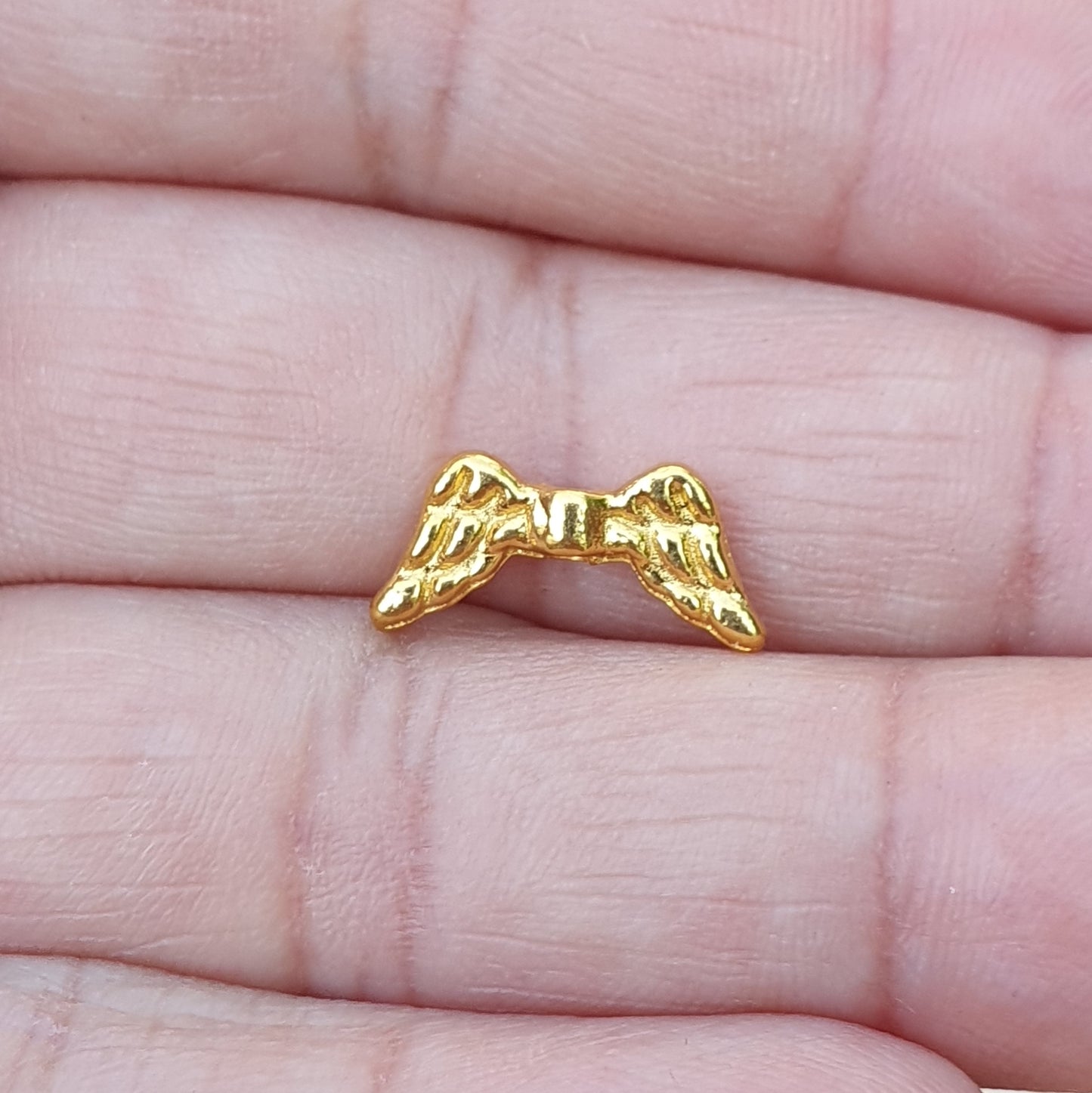 8 kleine Engelsflügel Metallperlen, goldfarbig, 14mm, für Perlenengel