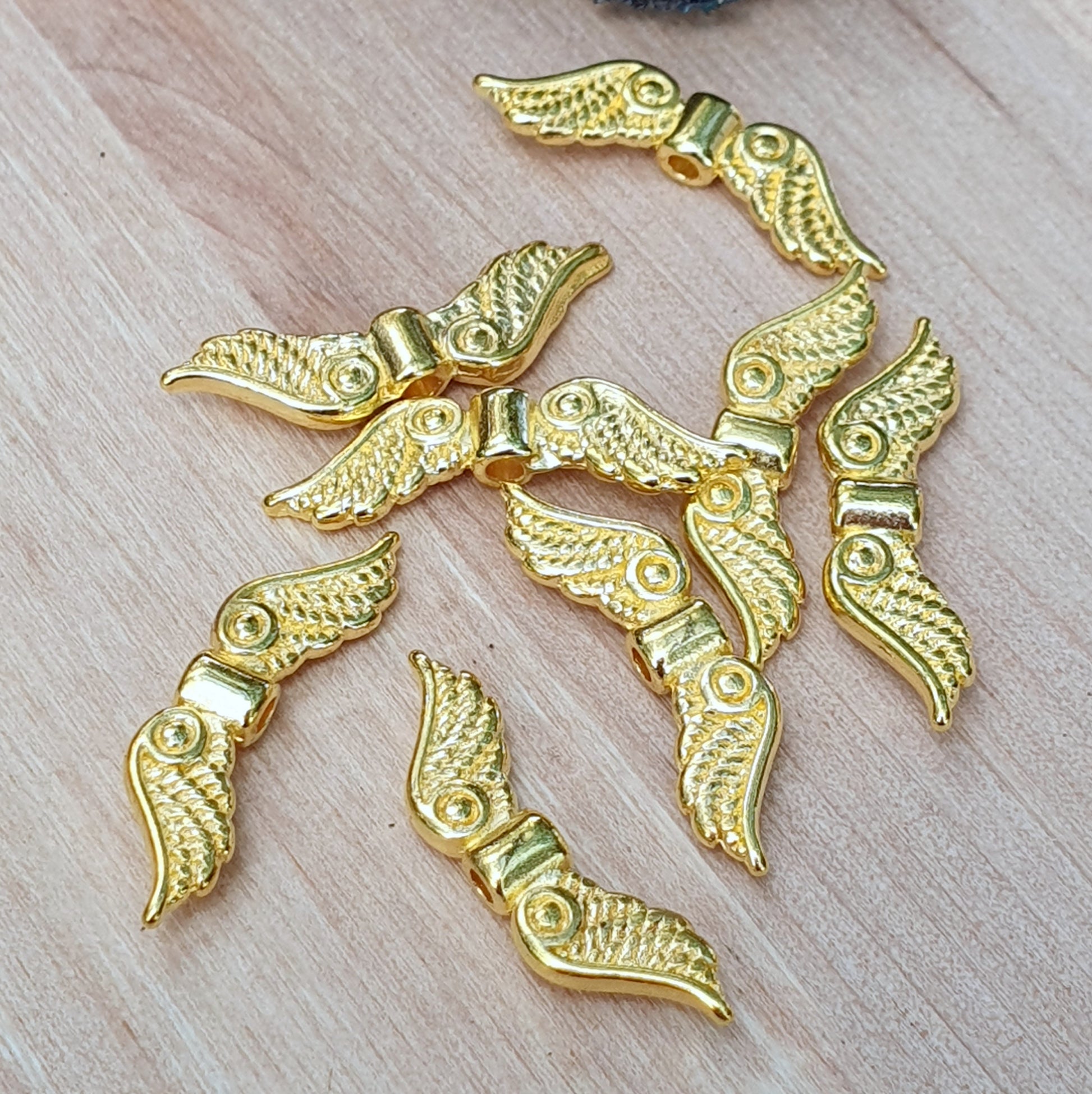 8 vergoldete Metallperlen Flügel, Engel, 22mm, für Perlenengel