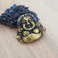 Handgefertigter Anhänger/Cabochon lachender Buddha, aus Kunstharz, Handbemalt, mit Goldfinish