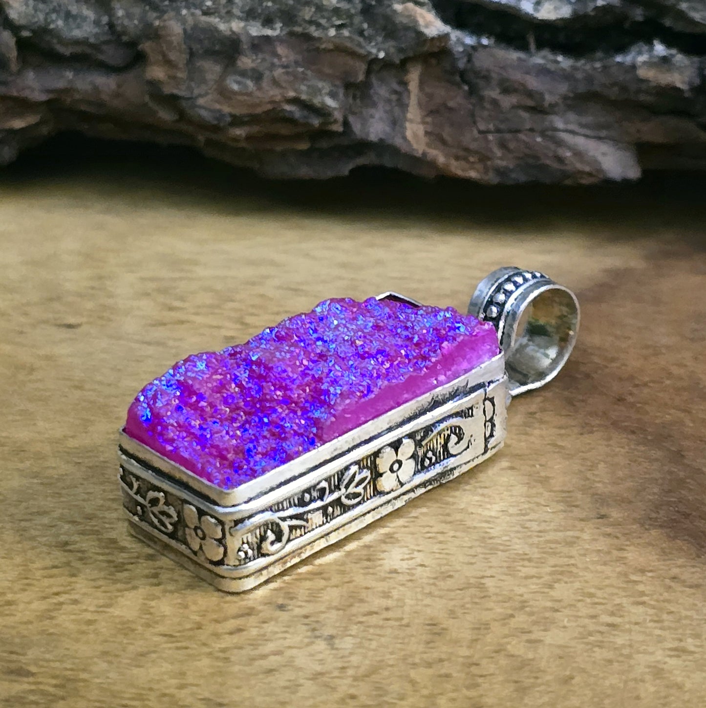 .925 Sterling Silber Anhänger, pinker Drusy Quarz mit Aura