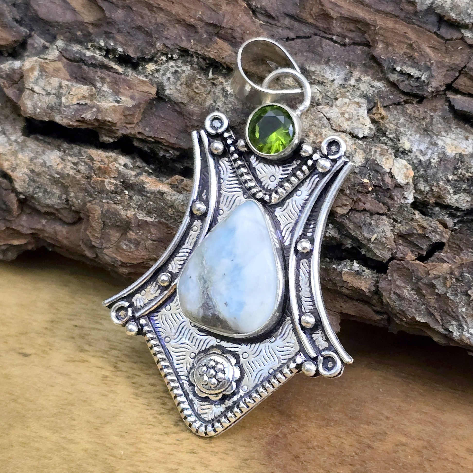 .925 Sterling Silber Anhänger, blauer Pektolith & Peridot