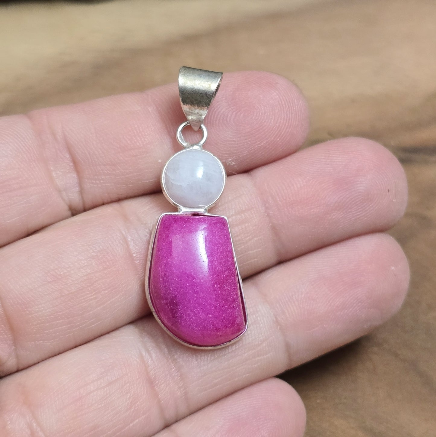 Anhänger mit pinker Jade und Quarz, gefasst in .925 Silber