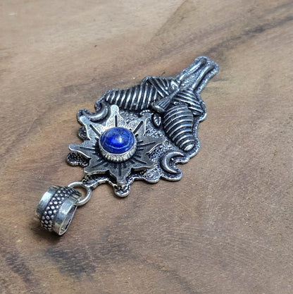 .925 Sterling Silber Anhänger, Luna Nachtfalter mit Sternblume und Cabochon aus Lapislazuli