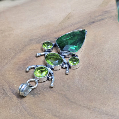 .925 Sterling Silber Anhänger, Mystic of Nature mit grünen facettiertem Glasstein & Peridot