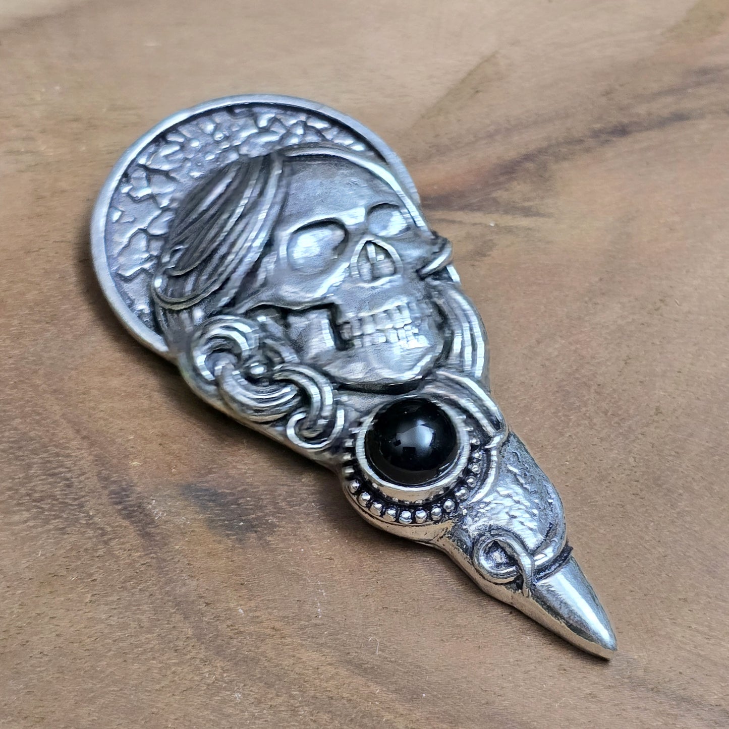 .925 Sterling Silber Anhänger, Santa Muerta, Totenkopf mit rundem schwarzem Onyx