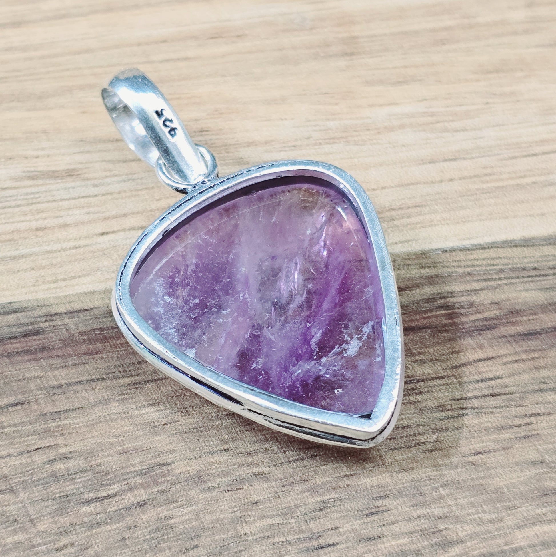 Anhänger .925 Sterling Silber mit großen, dreieckigen Amethyst, Kettenanhänger