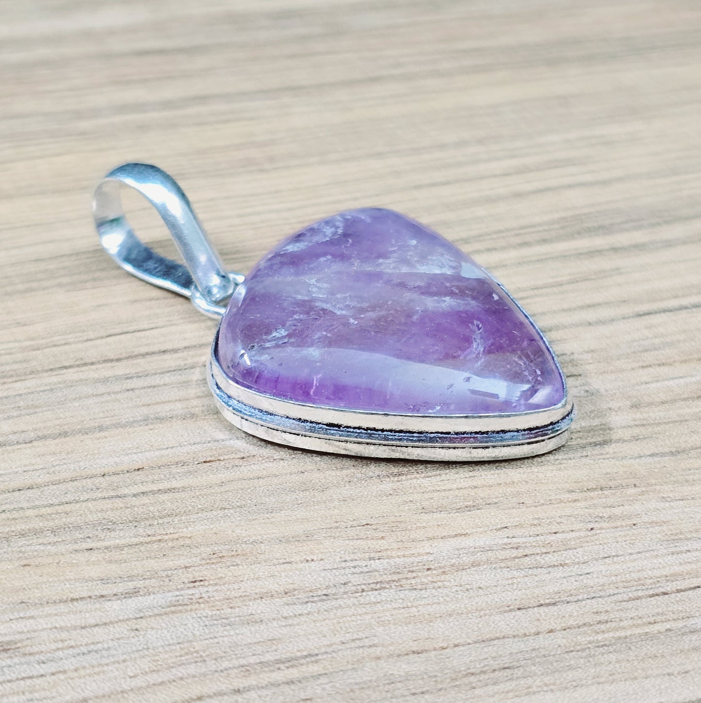 Anhänger .925 Sterling Silber mit großen, dreieckigen Amethyst, Kettenanhänger