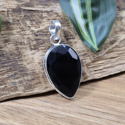 Anhänger .925 Sterling Silber mit facettiertem Onyx, Kettenanhänger, Gothic, Mystik