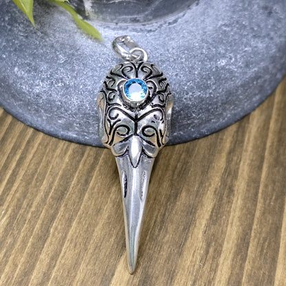 Mystischer Rabenschädel-Anhänger aus .925 Sterling Silber mit Aquamarin – Gothic Schmuck, Biker, Rockabilly, Kitsch