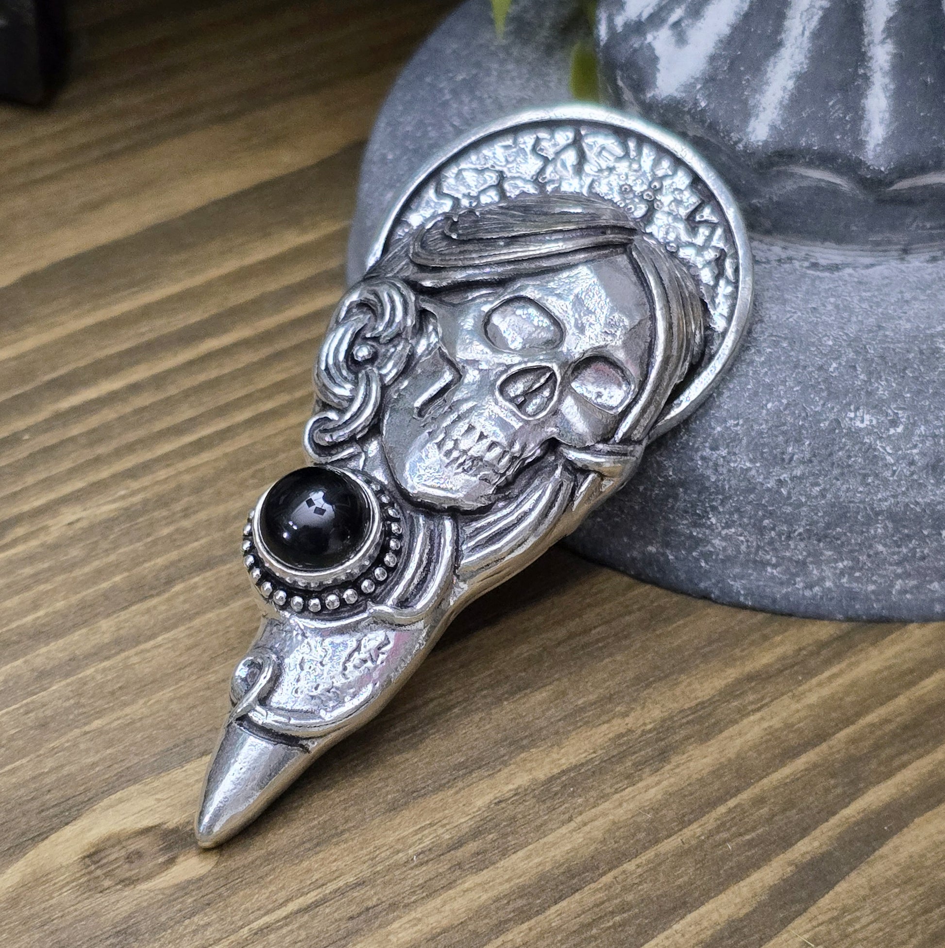 .925 Sterling Silber Anhänger Santa Muerta mit rundem, schwarzem Onyx, Kettenanhänger, Bikerschmuck, Damen & Herren