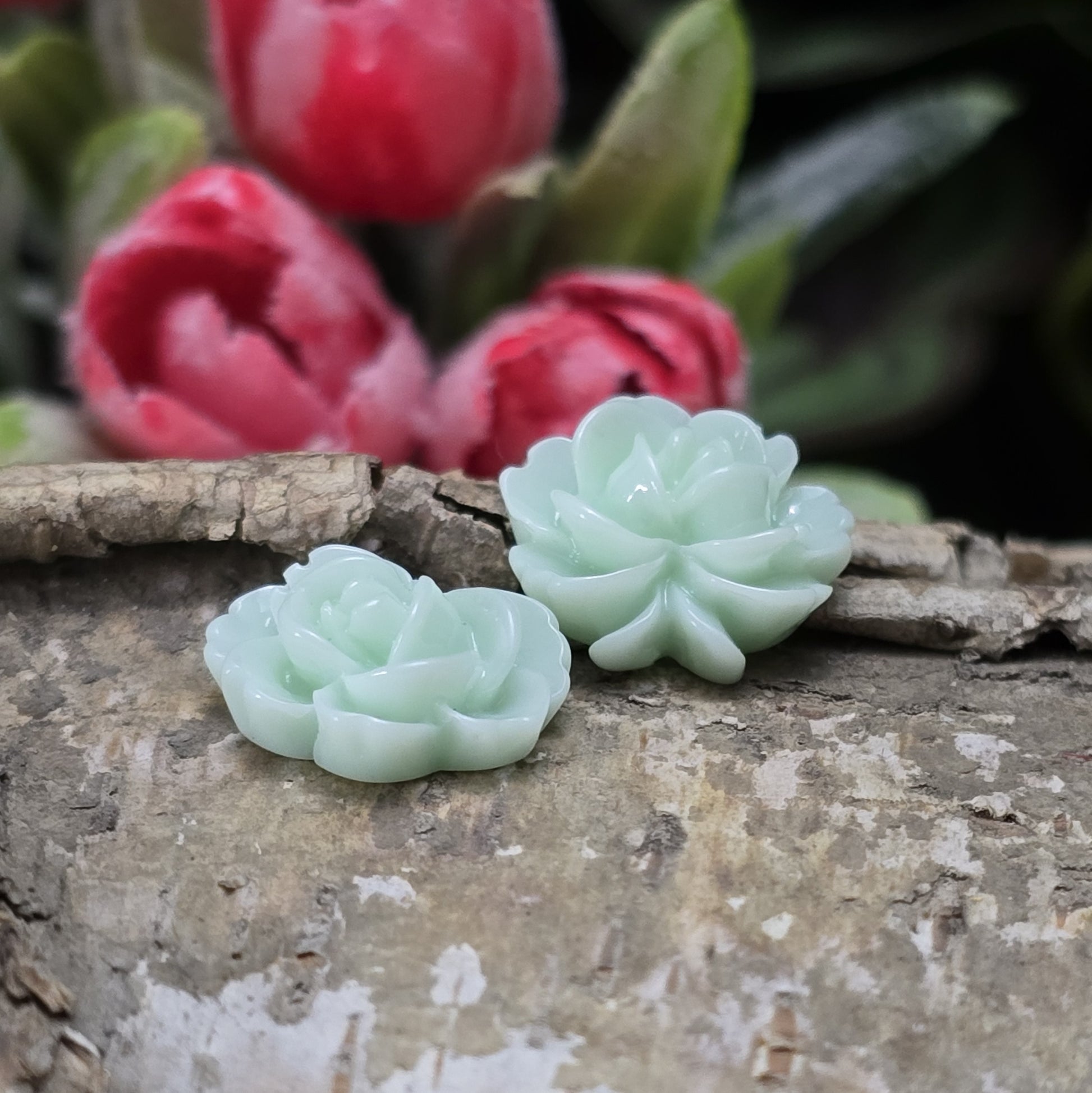 4 Cabochons Rosenblüte – 14mm – Mint – Sanfte Akzente für deine Schmuckkreationen 🌿🌹