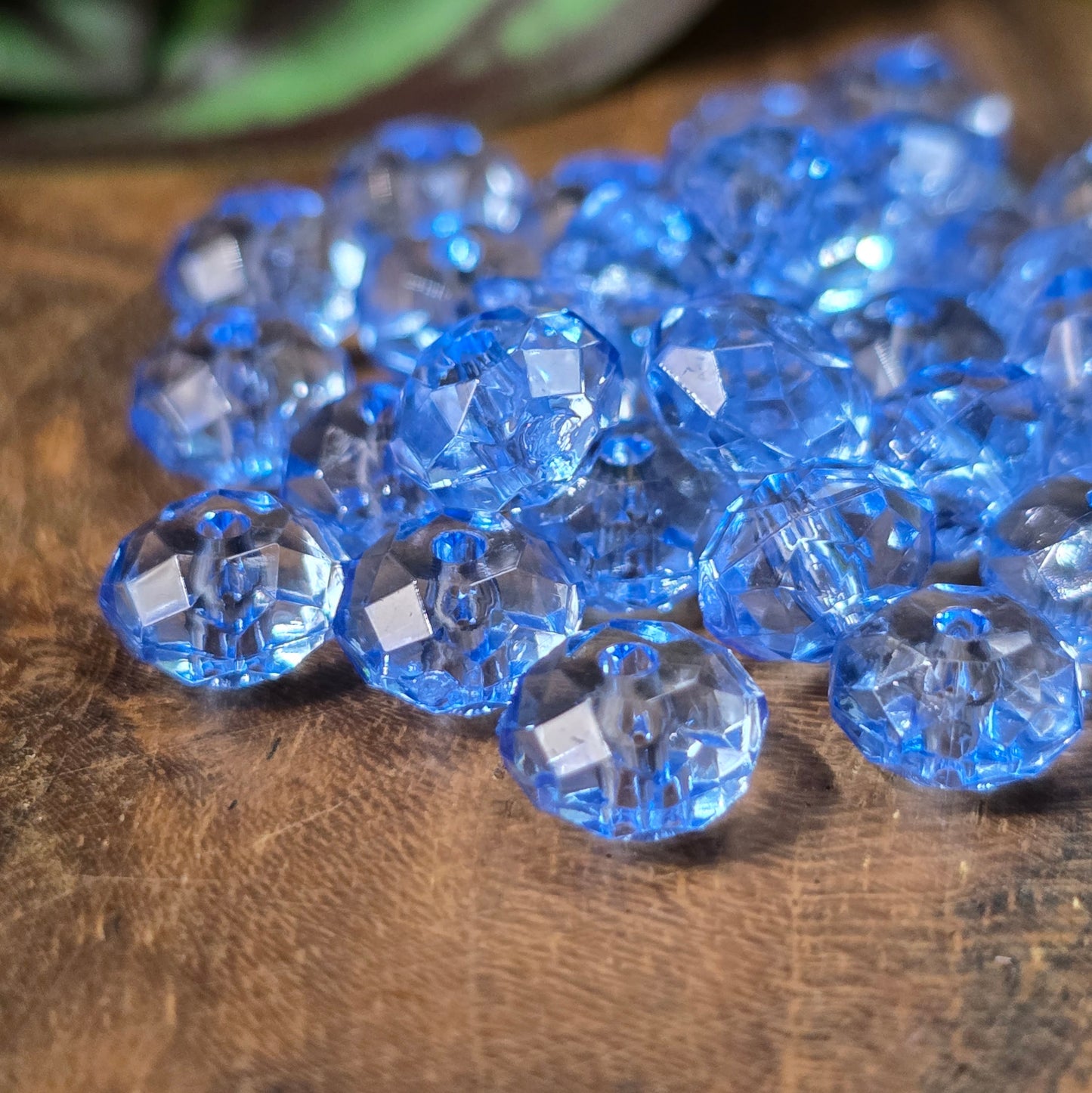 50 Acrylperlen facettiert – Ufoform, transparent, 5x8mm – Kristalloptik