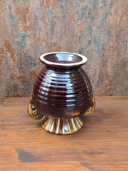 Vintage Jasba Vase aus glasiertem Steinzeug in Braun-Beige mit Laufglasur und zwei Henkeln, 15 cm hoch, dekorativ für Zweige und Trockenblumen.