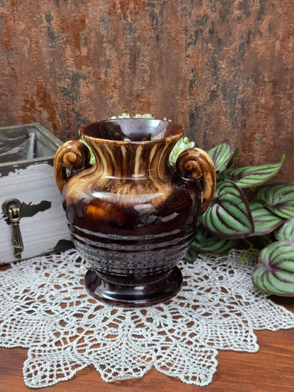 Vintage Jasba Vase aus glasiertem Steinzeug in Braun-Beige mit Laufglasur und zwei Henkeln, 15 cm hoch, dekorativ für Zweige und Trockenblumen.